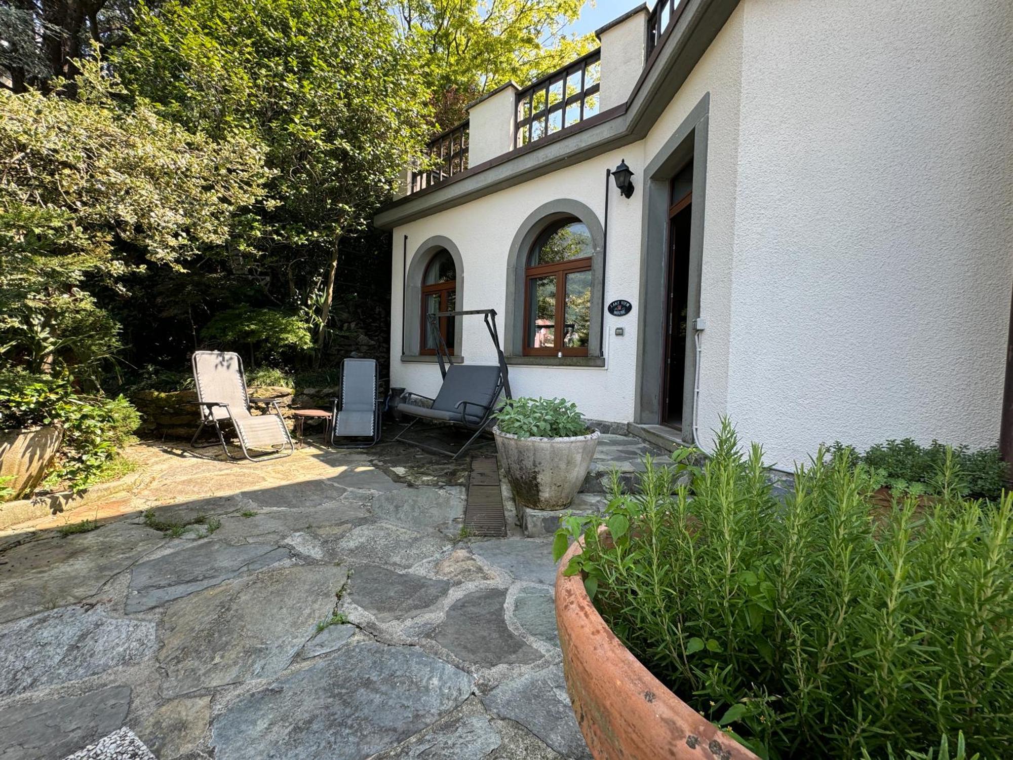 Suitecastlelakeview 2 Bellano Exterior photo